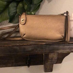 Clutch (hand/cross-body)